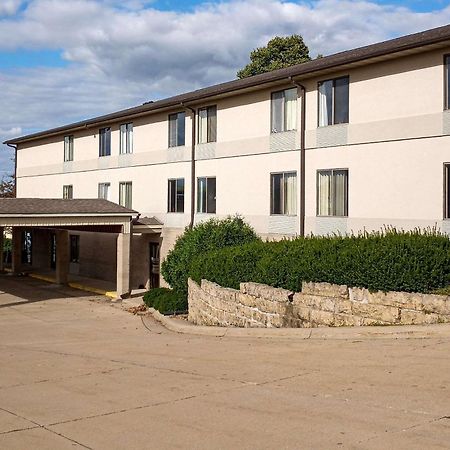 Econo Lodge Maquoketa Екстериор снимка