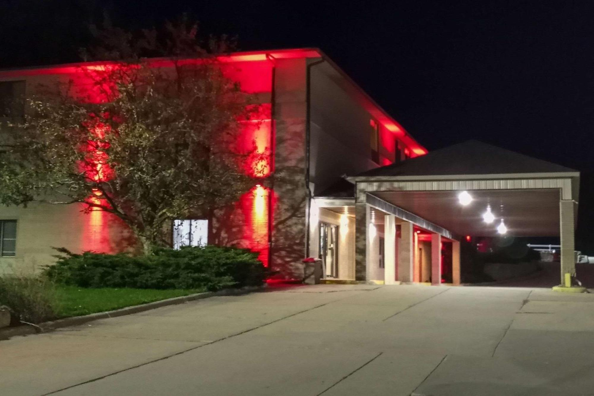 Econo Lodge Maquoketa Екстериор снимка