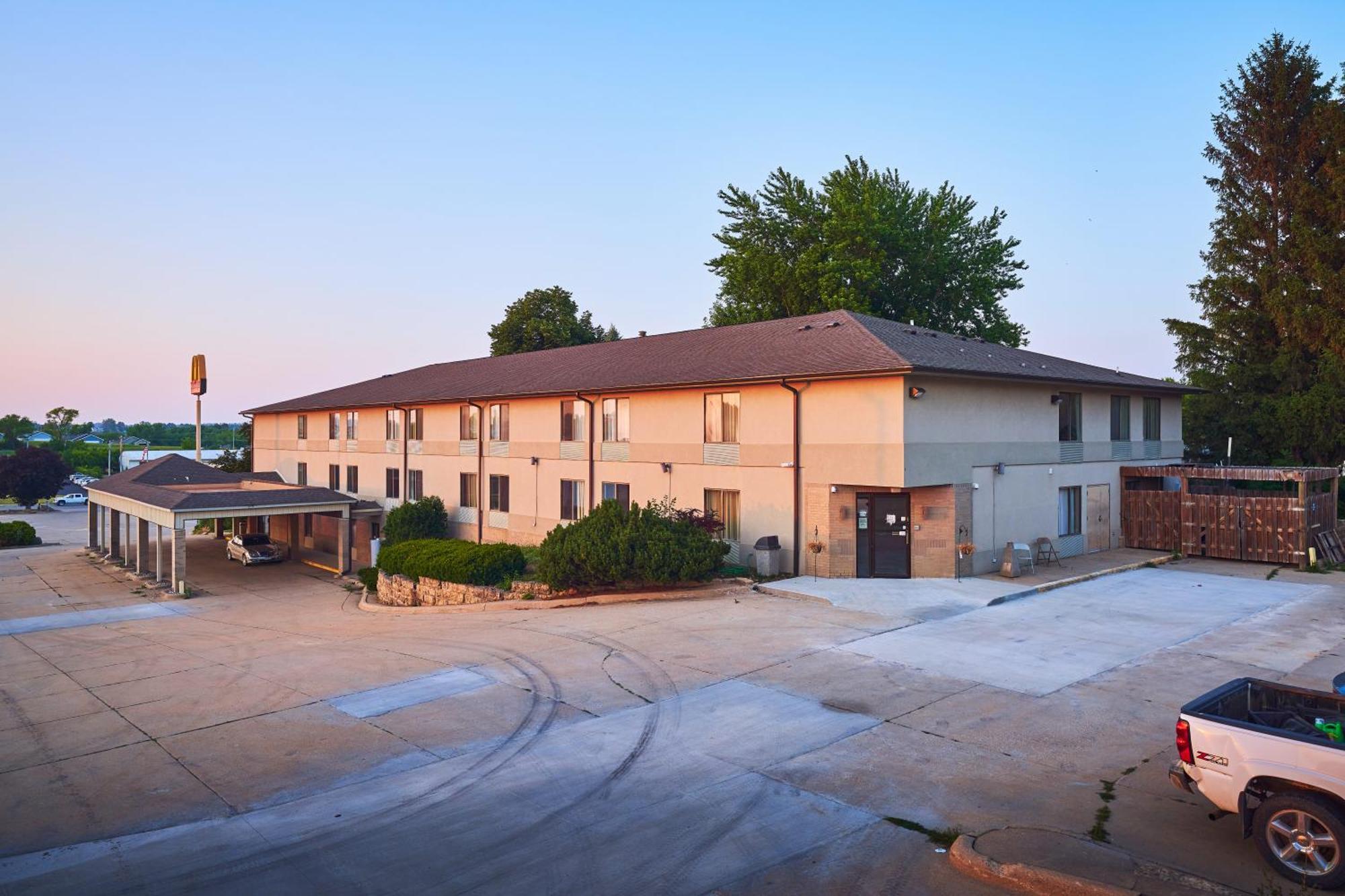 Econo Lodge Maquoketa Екстериор снимка