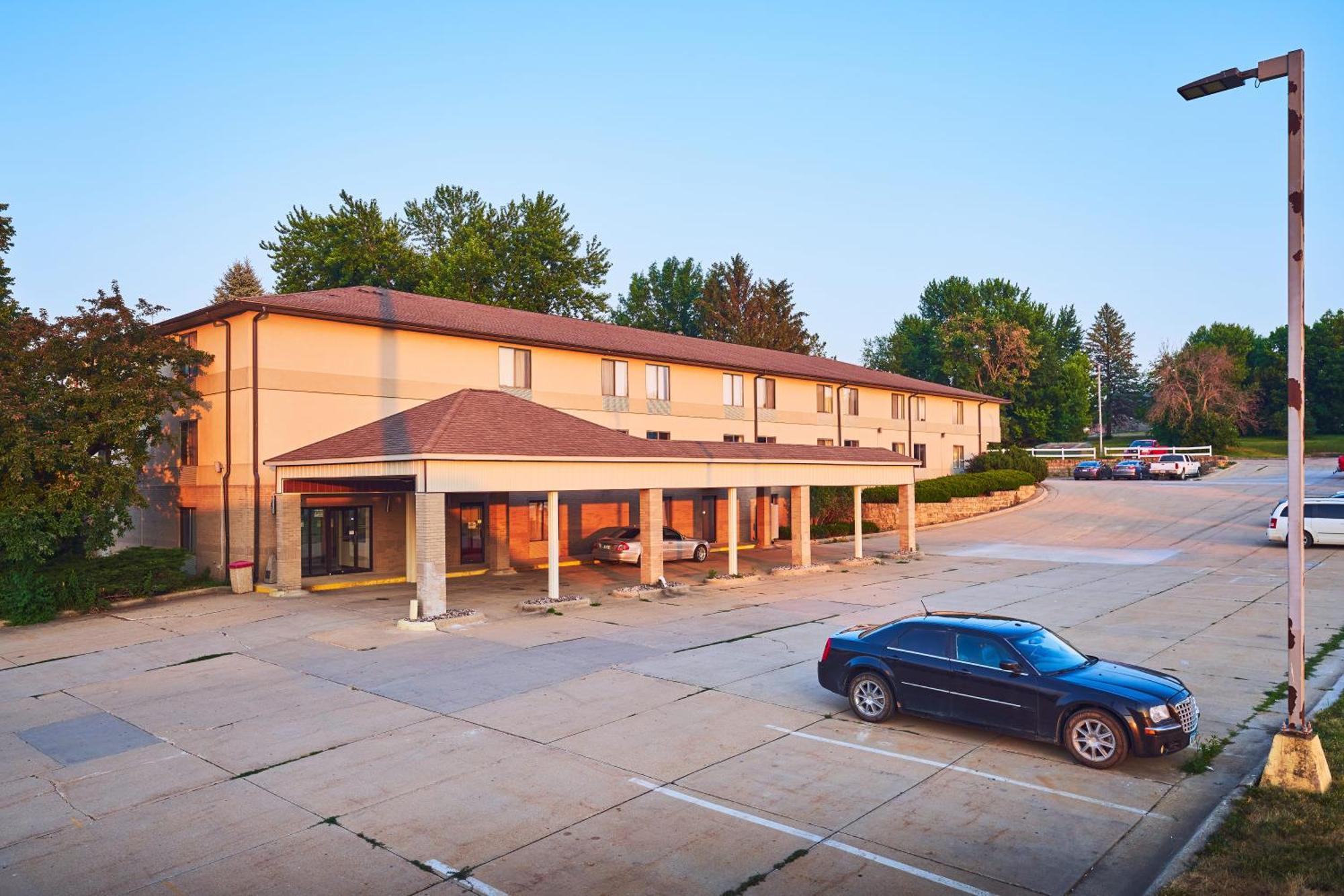 Econo Lodge Maquoketa Екстериор снимка