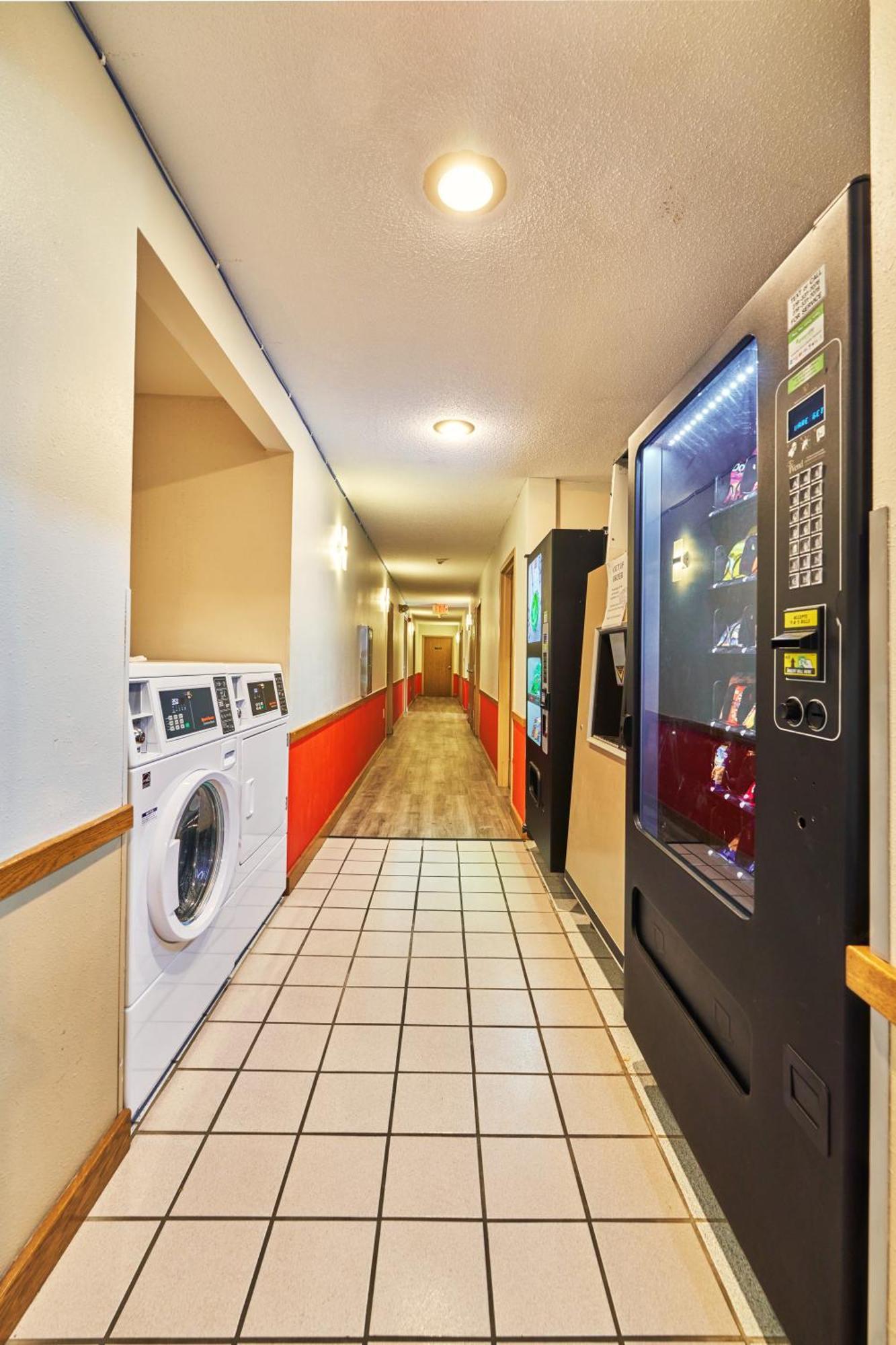 Econo Lodge Maquoketa Екстериор снимка